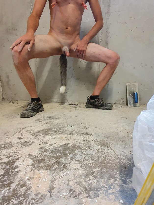 Photo by Bi-Male-HN with the username @Bi-Male-HN,  June 2, 2021 at 10:23 AM. The post is about the topic Gay and the text says 'Getting a bit dirty...wanna chat on kik? psycho_m'