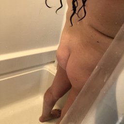 Photo by Freakish247365 with the username @Freakish247365,  June 13, 2021 at 1:42 PM. The post is about the topic Showering and the text says 'wife getting ready for the day'