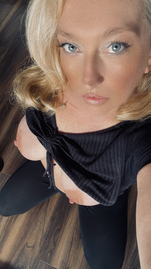 Photo by ShalaTease with the username @ShalaTease, who is a verified user,  August 6, 2023 at 10:37 AM. The post is about the topic Submissive Blonde Girls and the text says 'Submissive blonde pet 
#sexy #submissive #blonde #milf #big #tits #boobs #cumdoll #voyeur'
