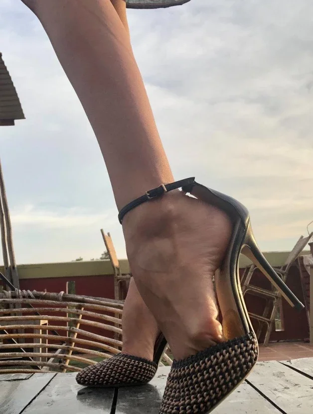 Photo by RiderFloor with the username @riderfloor, who is a star user,  April 5, 2024 at 6:43 AM. The post is about the topic Foot Worship and the text says 'Who wants to give me a foot rub?'