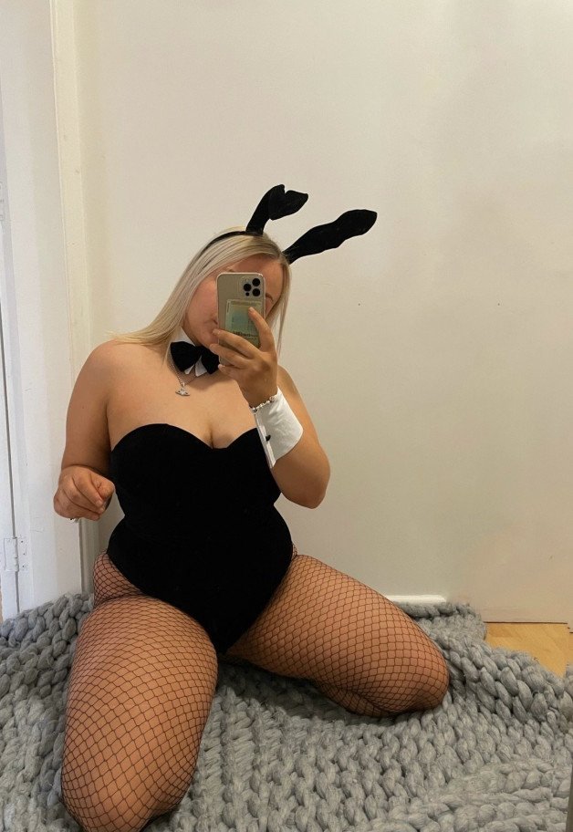 Photo by Abbcrrll with the username @Abbcrrll,  June 17, 2021 at 5:43 PM and the text says 'Check out my OnlyFans ?'