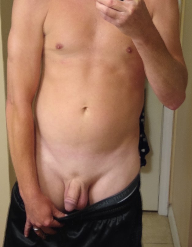 Photo by Steebo1983 with the username @Steebo1983,  June 21, 2021 at 9:21 PM. The post is about the topic Dad Bod and the text says 'Lost 50 lbs and got my sexy dad bod going'