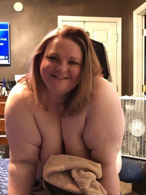 Photo by Bbwlover743 with the username @Bbwlover743,  June 28, 2021 at 5:56 AM and the text says 'Im Yummy'