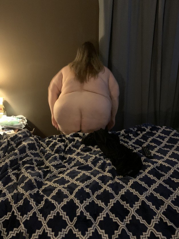 Photo by Bbwlover743 with the username @Bbwlover743,  June 29, 2021 at 5:45 PM. The post is about the topic BBW and the text says 'Fat Ass Mommy'