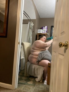 Photo by Bbwlover743 with the username @Bbwlover743,  July 4, 2021 at 3:58 AM. The post is about the topic BBW and the text says 'Mommy Curves'