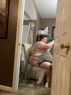 Album by Bbwlover743 with the username @Bbwlover743,  July 4, 2021 at 3:58 AM. The post is about the topic BBW and the text says 'Mommy Curves'