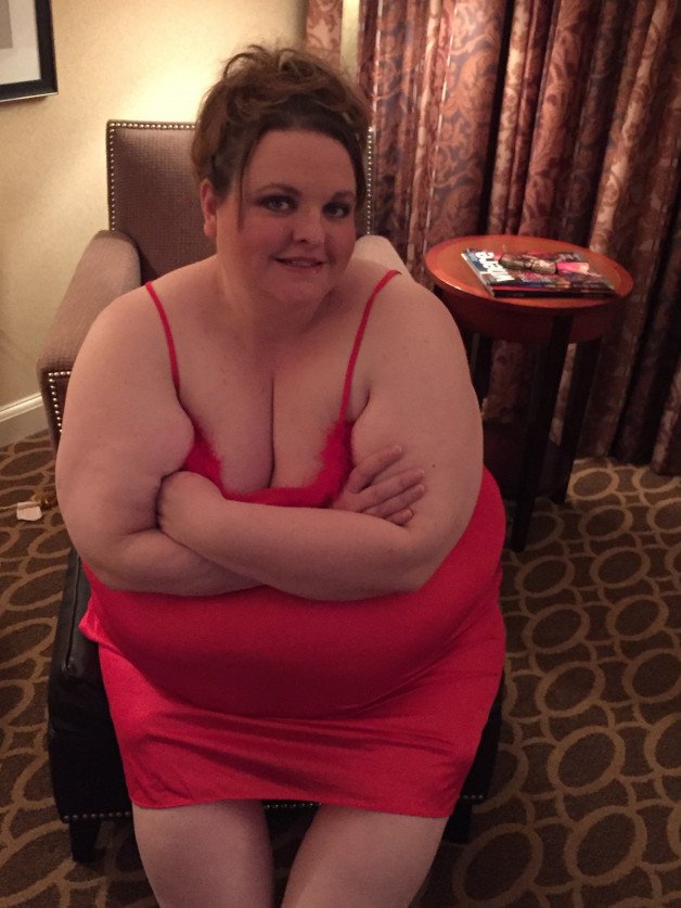 Photo by Bbwlover743 with the username @Bbwlover743,  July 1, 2021 at 6:00 AM. The post is about the topic BBW and the text says 'Need To Taste Some Kitty'