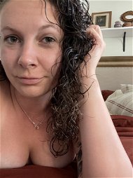 Photo by Lalalauren63 with the username @Lalalauren63,  July 14, 2021 at 1:15 AM. The post is about the topic MILF and the text says 'fresh from the shower. go follow my only fabs lalalauren63'