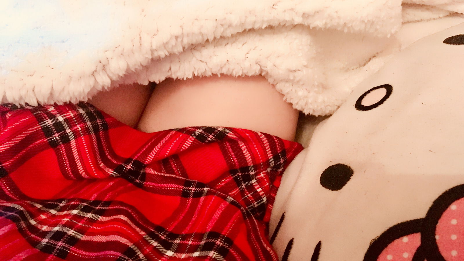 Album by MissLucixoxo with the username @MissLucixoxo, who is a star user,  March 3, 2019 at 12:11 AM. The post is about the topic Daddy's girl and the text says 'Gnight Daddy! 😇🙈'