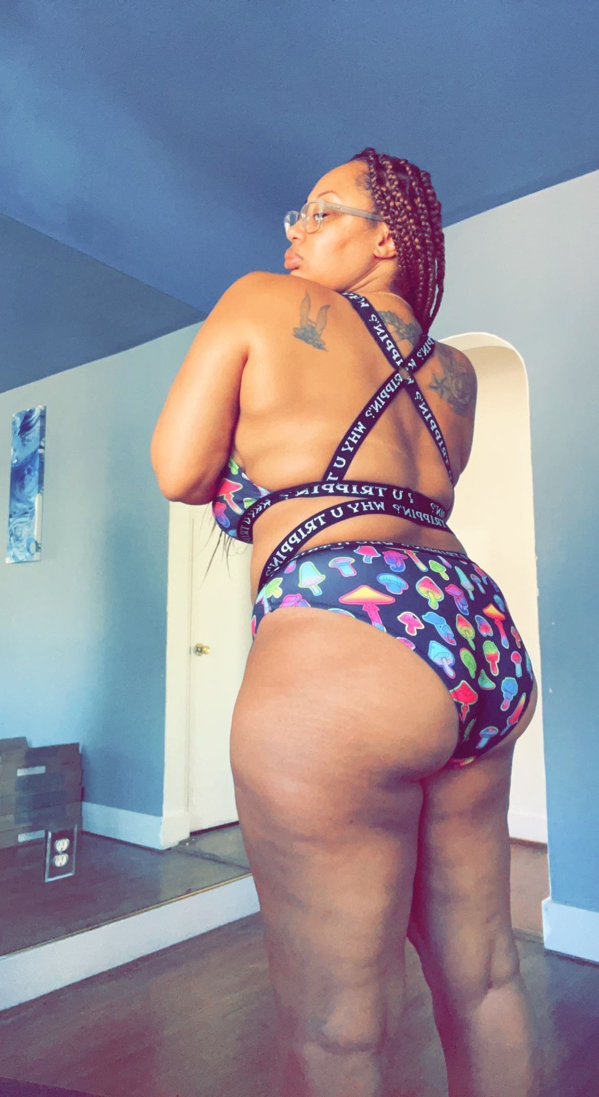 Photo by londynnicole with the username @londynnicole, who is a star user,  October 19, 2022 at 3:25 PM and the text says 'cum over https://onlyfans.com/londynnicole'