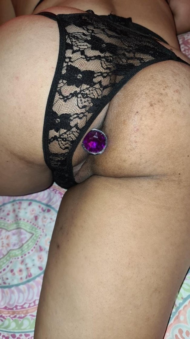 Photo by SEXTOY with the username @BBCSEXTOY,  August 21, 2021 at 10:54 AM. The post is about the topic Buttplugs and the text says 'Plug me now'
