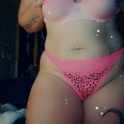 Photo by Thiccpinkpeach with the username @Thiccpinkpeach, who is a star user,  August 7, 2021 at 5:09 AM. The post is about the topic Amateurs and the text says 'wanna see more uncovered message me or follow my onlyfans'