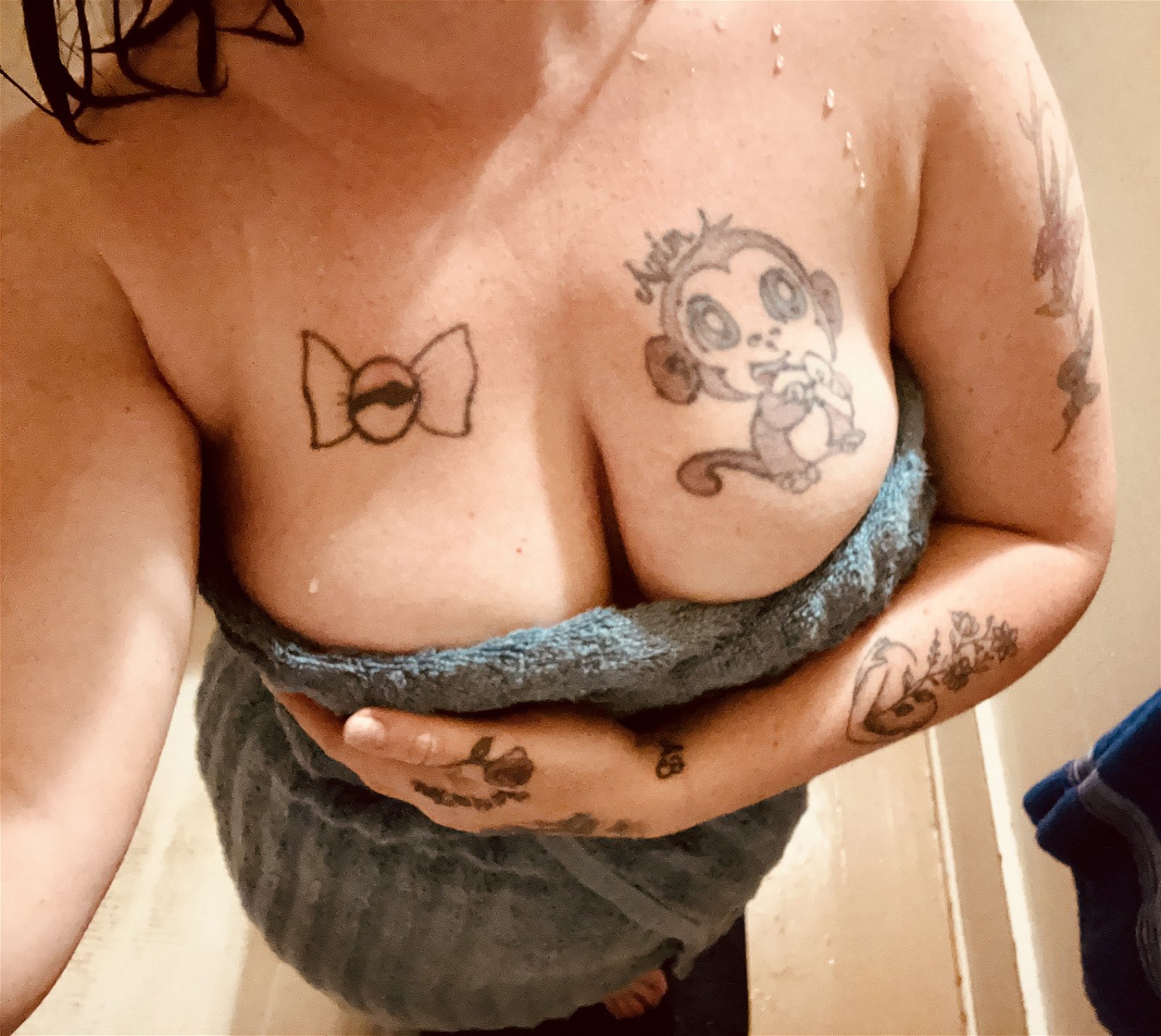 Watch the Photo by Thiccpinkpeach with the username @Thiccpinkpeach, who is a star user, posted on September 2, 2023. The post is about the topic Amateur hot wife. and the text says 'Nice hot steamy shower 😘'