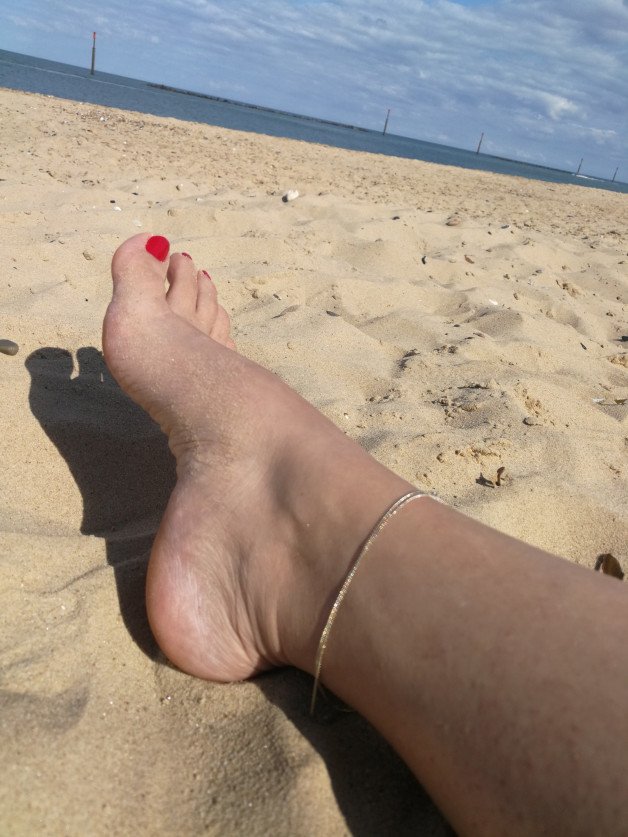 Photo by bunnypussy with the username @bunnypussy,  August 16, 2021 at 9:42 AM. The post is about the topic Amateur and the text says 'On the beach'