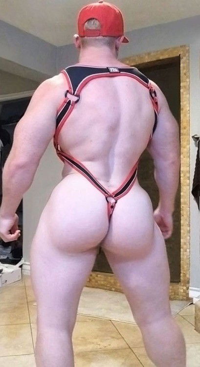 Photo by BubbleButtSir with the username @BubbleButtSir, who is a verified user,  August 6, 2020 at 8:36 AM. The post is about the topic Muscle Sub Bears
