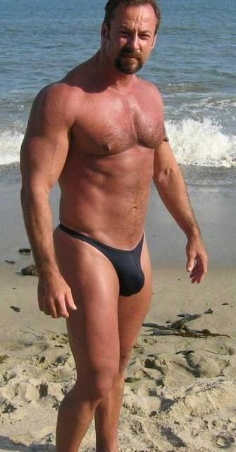 Photo by BubbleButtSir with the username @BubbleButtSir, who is a verified user,  May 17, 2019 at 8:07 AM and the text says 'Fuck Yeah Speedo Muscle Daddy'