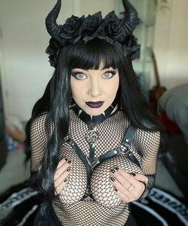 Photo by Lucifer's Lust with the username @LucifersLust,  December 22, 2021 at 9:37 AM. The post is about the topic Goth Girls