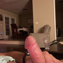 Photo by geoge18434359 with the username @geoge18434359,  August 22, 2021 at 5:53 AM. The post is about the topic Rate my pussy or dick and the text says 'anyone wanna chat ;)'