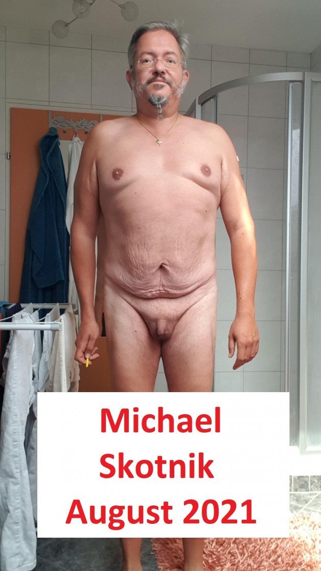 Photo by michael skotnik with the username @michael_skotnik,  October 4, 2021 at 8:32 AM. The post is about the topic SPH Small Penis Humiliation and the text says 'Mikropenis Michael Skotnik brandneu - Aug. und Sept. 2021'