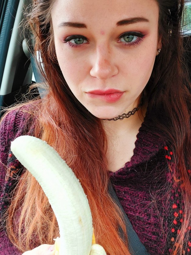 Photo by BrattyBriom with the username @BrattyBriom, who is a star user,  October 8, 2021 at 1:54 PM. The post is about the topic blowjob and the text says 'banana or banan-NAh? 😝🤣😈
My birthday🥳🎂🎁 is in less than a week!!! Help me celebrate by growing my page! Only $5! 🔥🌶🌽😈😘😉 onlyfans.com/brattybriom'