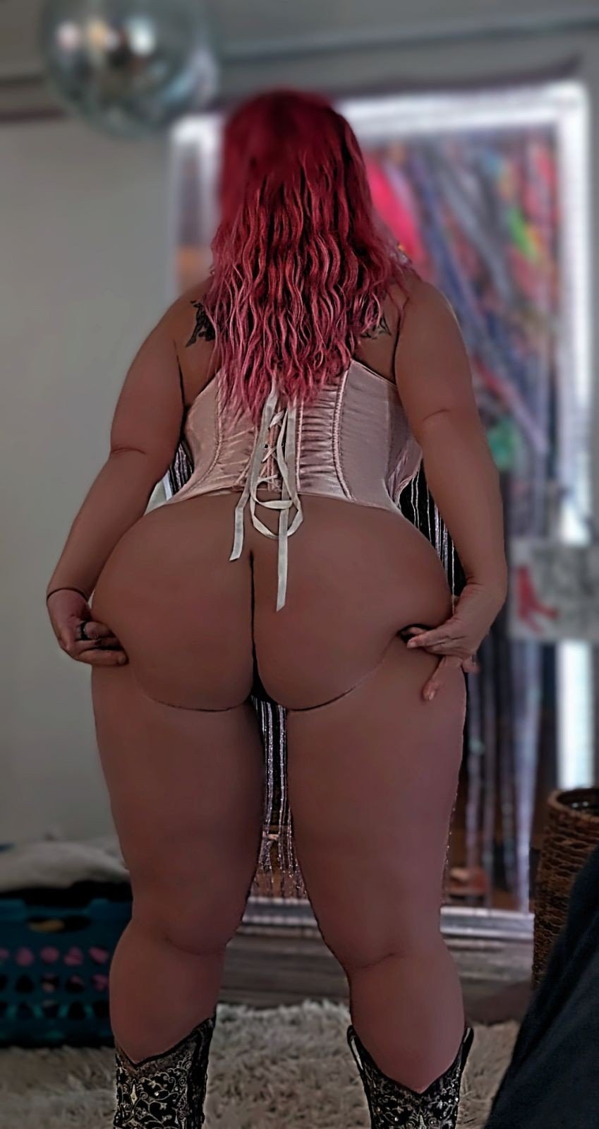 Watch the Photo by Hitgirly with the username @Hitgirly, who is a verified user, posted on March 4, 2024. The post is about the topic Amateurs. and the text says 'Front or back?  Which do you prefer?'