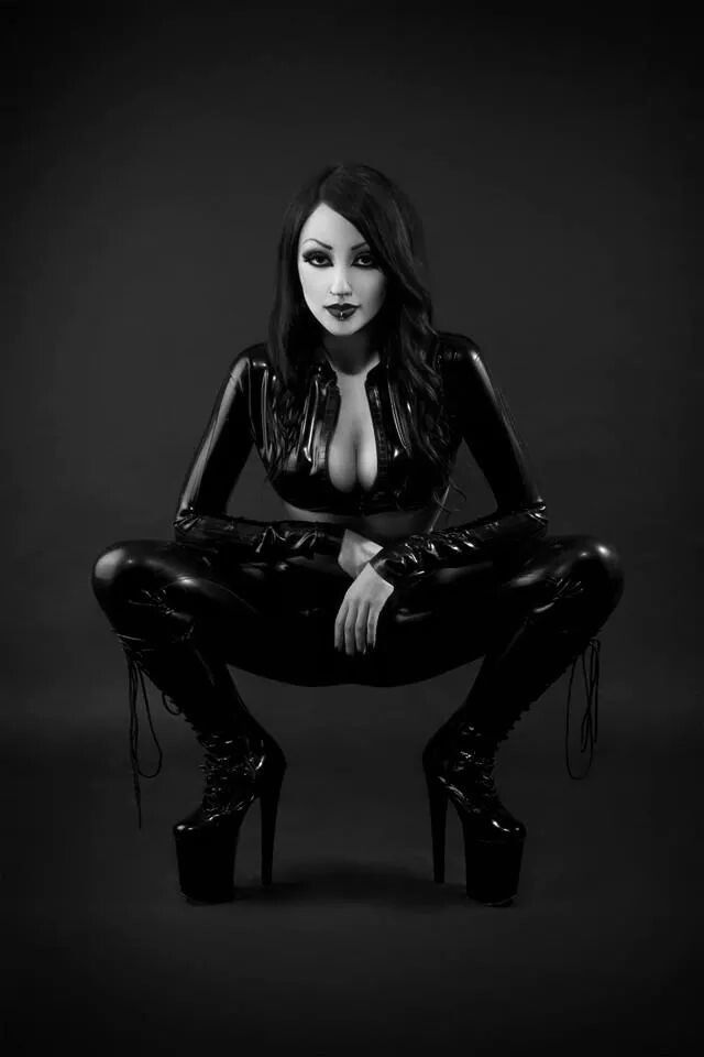 Photo by WandererX with the username @WandererX,  January 1, 2015 at 8:27 PM and the text says 'Dani Divine - I want a girl like her when I grow up!
patje666:

Dani Divine
 #Dani  #Divine  #goth  #goth  #model  #gothbabe'