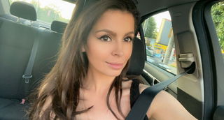 Photo by evadiamondxx with the username @evadiamondxx, who is a star user,  August 18, 2022 at 5:00 AM. The post is about the topic Public Sex and Exhibitionism and the text says 'Imagine this.. We're driving home, we just had an amazing date, and I pull over in an empty parking lot and ride you right there!'