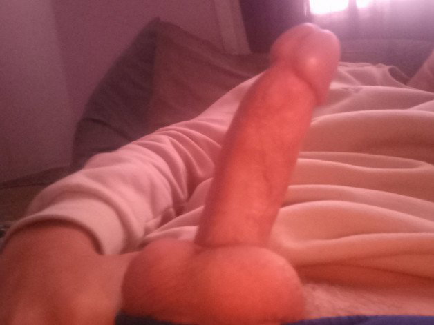 Photo by Small69 with the username @Small69,  March 31, 2022 at 11:01 AM. The post is about the topic Show your DICK and the text says 'horny💦🍆'