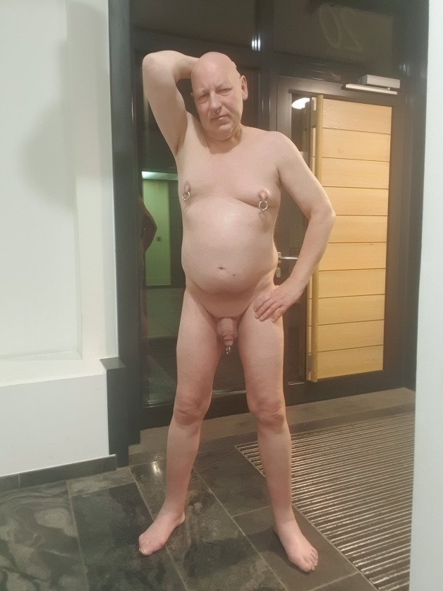 Photo by exposureslave1 with the username @exposureslave1, who is a verified user,  December 5, 2022 at 10:11 AM and the text says 'Wolfgang Schanz naked in the hallway'