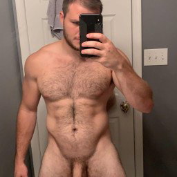 Photo by Ultra-Masculine-XXX with the username @Ultra-Masculine-XXX,  June 17, 2022 at 9:19 AM and the text says 'willforn94 #willforn94 #hairy #muscle #hunk'