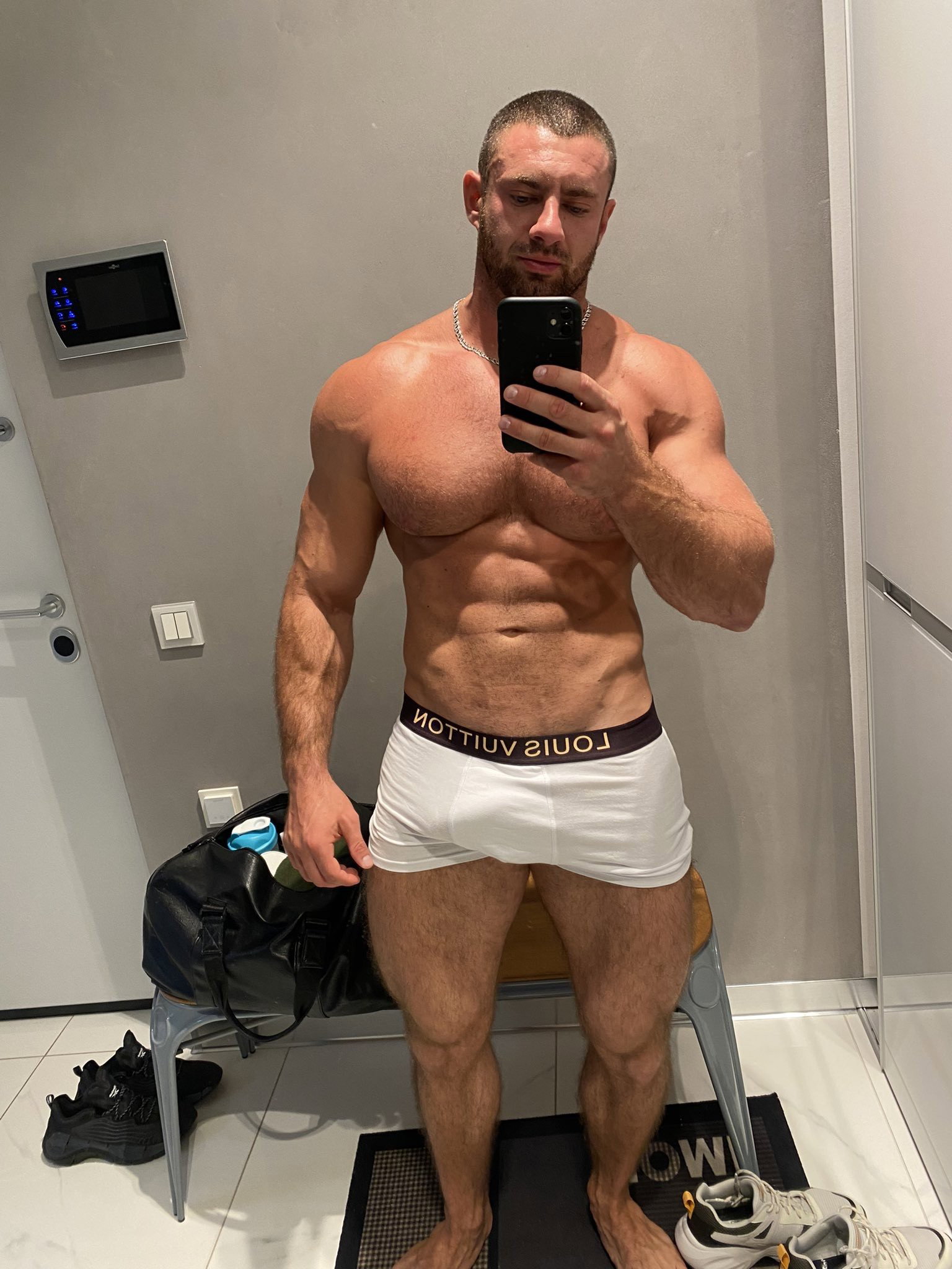 Photo by Ultra-Masculine-XXX with the username @Ultra-Masculine-XXX,  March 18, 2022 at 4:01 AM. The post is about the topic Gay Muscle and the text says 'Artur Kratko #ArturKratko #muscle #hunk'