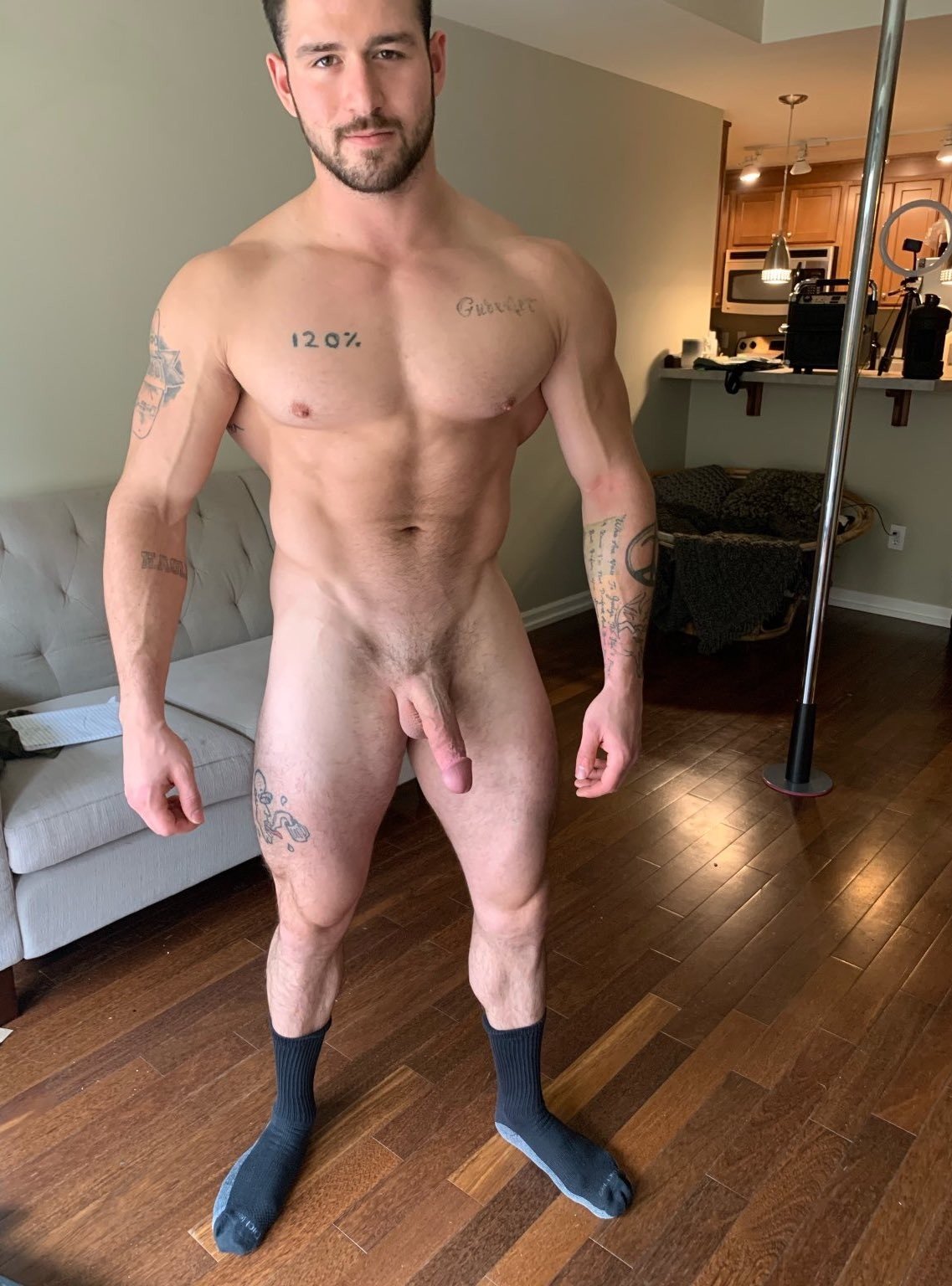 Photo by Ultra-Masculine-XXX with the username @Ultra-Masculine-XXX,  June 13, 2023 at 12:52 PM. The post is about the topic Gay Muscle and the text says 'Dom Luvs #DomLuvs #muscle #hunk'