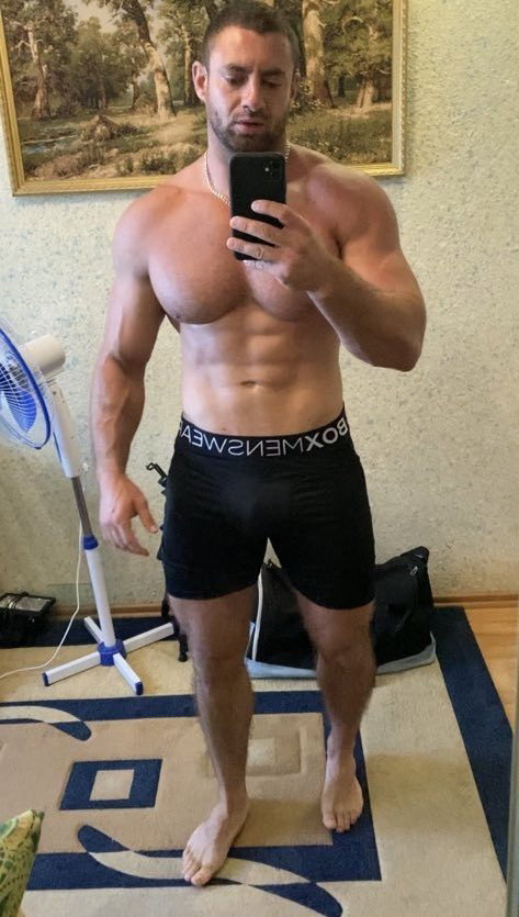 Photo by Ultra-Masculine-XXX with the username @Ultra-Masculine-XXX,  April 10, 2022 at 7:44 AM. The post is about the topic Gay Muscle and the text says 'Artur Kratko #ArturKratko #muscle #hunk'