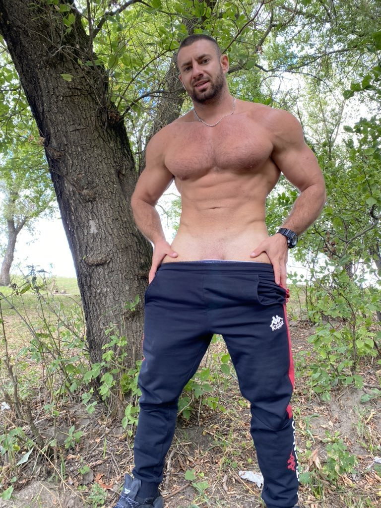 Photo by Ultra-Masculine-XXX with the username @Ultra-Masculine-XXX,  March 24, 2022 at 7:02 AM. The post is about the topic Gay Muscle and the text says 'Artur Kratko #ArturKratko #hairy #muscle #hunk'