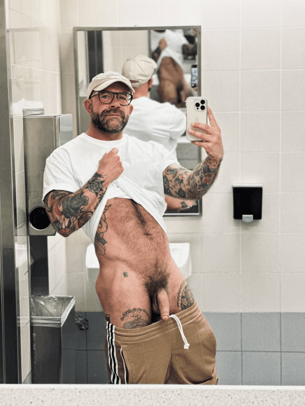 Photo by Ultra-Masculine-XXX with the username @Ultra-Masculine-XXX,  September 29, 2023 at 11:14 AM. The post is about the topic Gay Hairy Men and the text says 'Richard James a.k.a. misterjamesisalive #RichardJames #misterjamesisalive #hairy #muscle #daddy #bear'