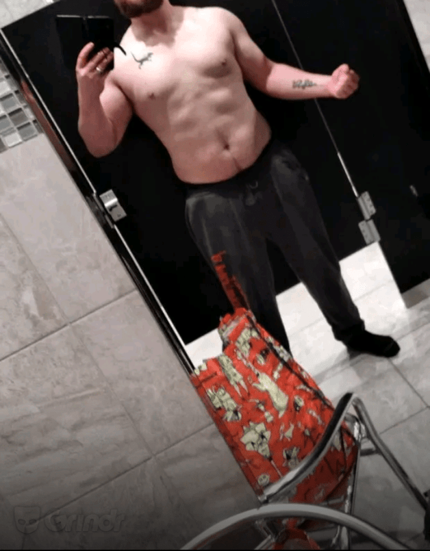 Photo by stonerguy95 with the username @stonerguy95, who is a verified user,  July 10, 2023 at 2:24 AM and the text says 'this is my second newest gym progress pic'