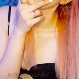 Photo by PeachChii with the username @PeachChii,  August 25, 2021 at 5:08 AM. The post is about the topic Onlyfans/Snapchat/Tik Tok Promo Girls and the text says 'Hey there! I'm Peachchii
Snapchat: "Peach_Chii"
Sexworker with 10 YEARS EXPERIENCE!
Message me on there for my prices!'