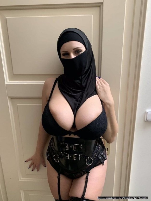 Photo by Gogolson with the username @Gogolson, posted on September 10, 2021. The post is about the topic Hijab Hotties