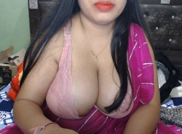 Photo by DSCLiveChat with the username @DSCLiveChat, who is a brand user,  November 28, 2022 at 8:16 PM and the text says 'HotSpicey_Chilly #kolkatagirl  @DSCCams
 
Watch her #LiveStream now 
https://dscgirls.live/?affID=ShareSome'