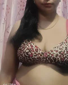 Photo by DSCLiveChat with the username @DSCLiveChat, who is a brand user,  March 5, 2024 at 6:30 AM and the text says 'Hi Guys,
I am Karnia_Baby. I am #NEW #camgirl here.

#Join karo mere #Chat room ko spicy aur #romantic #VideoChat ke maze lene ke liye. Main aapko wo har ek maze dungi jo aapne socha bhi nahi hoga wo bhi #desi style me.

»Start Chat Now..'