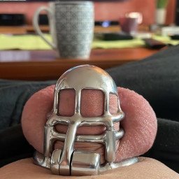 Photo by keuschimlooker with the username @keuschimlooker,  August 20, 2023 at 9:40 AM. The post is about the topic Male Chastity and the text says 'Coffee time'