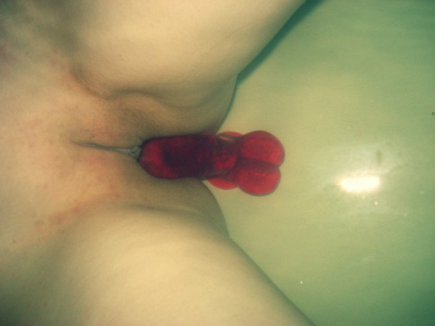 Photo by nicolmilf with the username @nicolmilf, who is a verified user,  September 28, 2021 at 9:20 AM. The post is about the topic Dildo riding and the text says 'experiment in the bathtub'