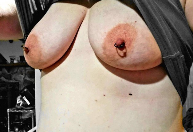 Photo by Norsefun with the username @Norsefun, who is a verified user,  April 30, 2022 at 4:21 PM. The post is about the topic Flashing tits and the text says 'my nipple rings got erect😝'