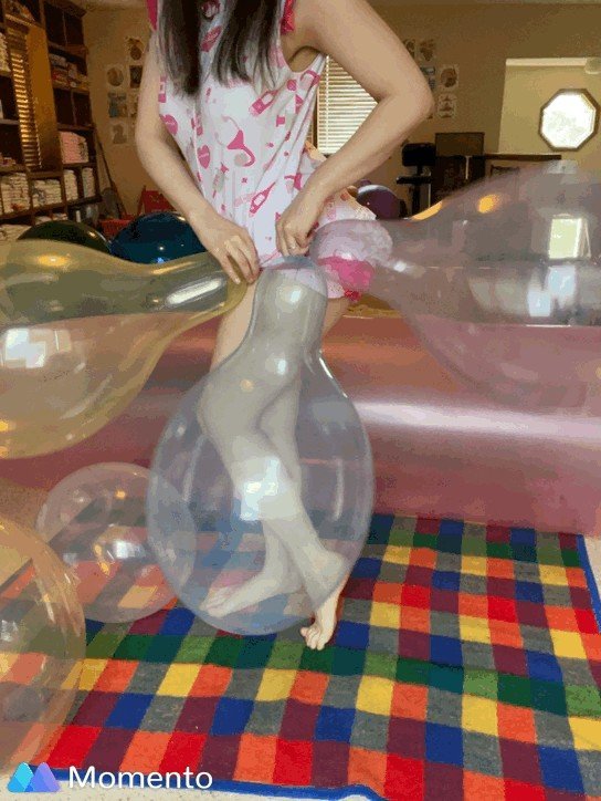 Photo by diapervixen with the username @diapervixen, who is a star user, posted on October 26, 2021. The post is about the topic Balloons and Inflatables, Non-pop and the text says '#looner #balloonfetish #manyvids #diapervixen #derpyvixen'