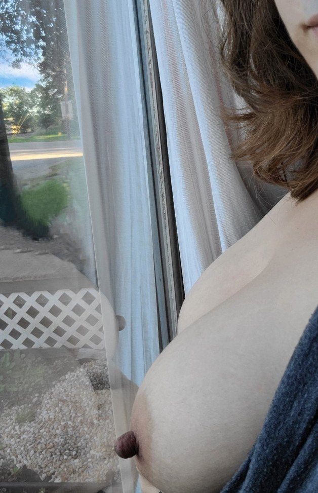 Photo by Foxyhotwife with the username @Foxyhotwife, who is a verified user,  October 18, 2021 at 3:25 PM and the text says 'cold windows! I was waiting for hubby! #hotwife #milf'