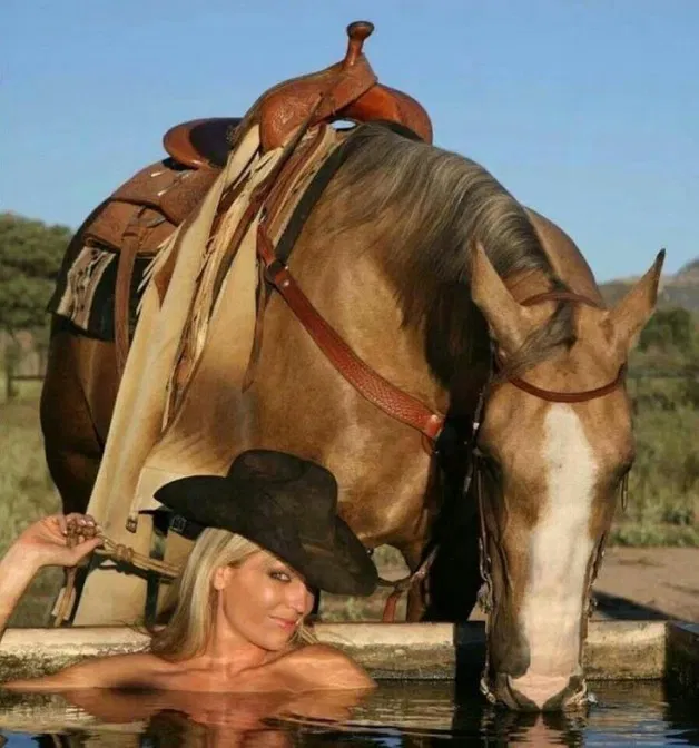 Photo by ILYDUE2 with the username @ILYDUE2, who is a verified user,  December 27, 2018 at 3:16 PM. The post is about the topic Babes and the text says 'So THAT is how you lead a horse to water!'