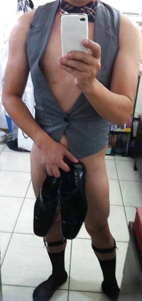 Photo by mengarters with the username @mengarters,  October 22, 2021 at 10:50 AM. The post is about the topic Gay sheer socks