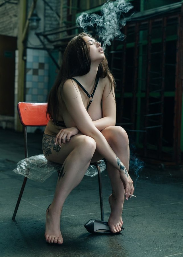 Photo by Smokefemme with the username @Smokefemme,  March 19, 2024 at 12:15 PM. The post is about the topic Smoking women and the text says 'bc1qlez7v2tnx7jt3dnmjjtezr07p79j7yzzjflpq0'