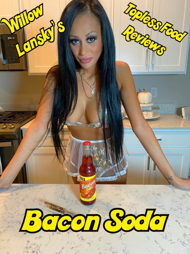 Album by Willowlansky with the username @lanskywillow, who is a star user,  November 8, 2021 at 1:53 PM and the text says 'nude food review up now ! www.willowlansky.com #willowlansky #willow #pornstar #foodie #review #nude #lingerie #famous'