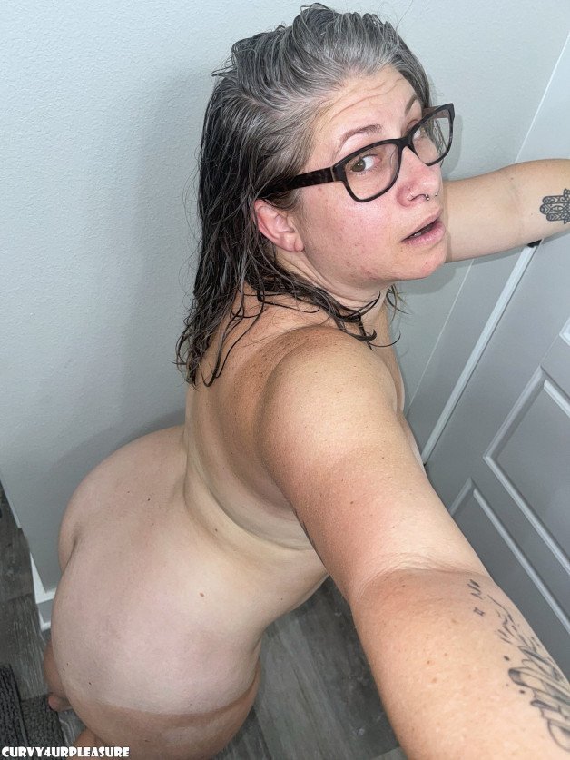 Photo by Curvy4urpleasure with the username @Curvy4urpleasure, who is a star user,  June 19, 2023 at 1:31 PM. The post is about the topic MILF and the text says 'It is MILF Monday'